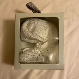 Crochet knit baby booties